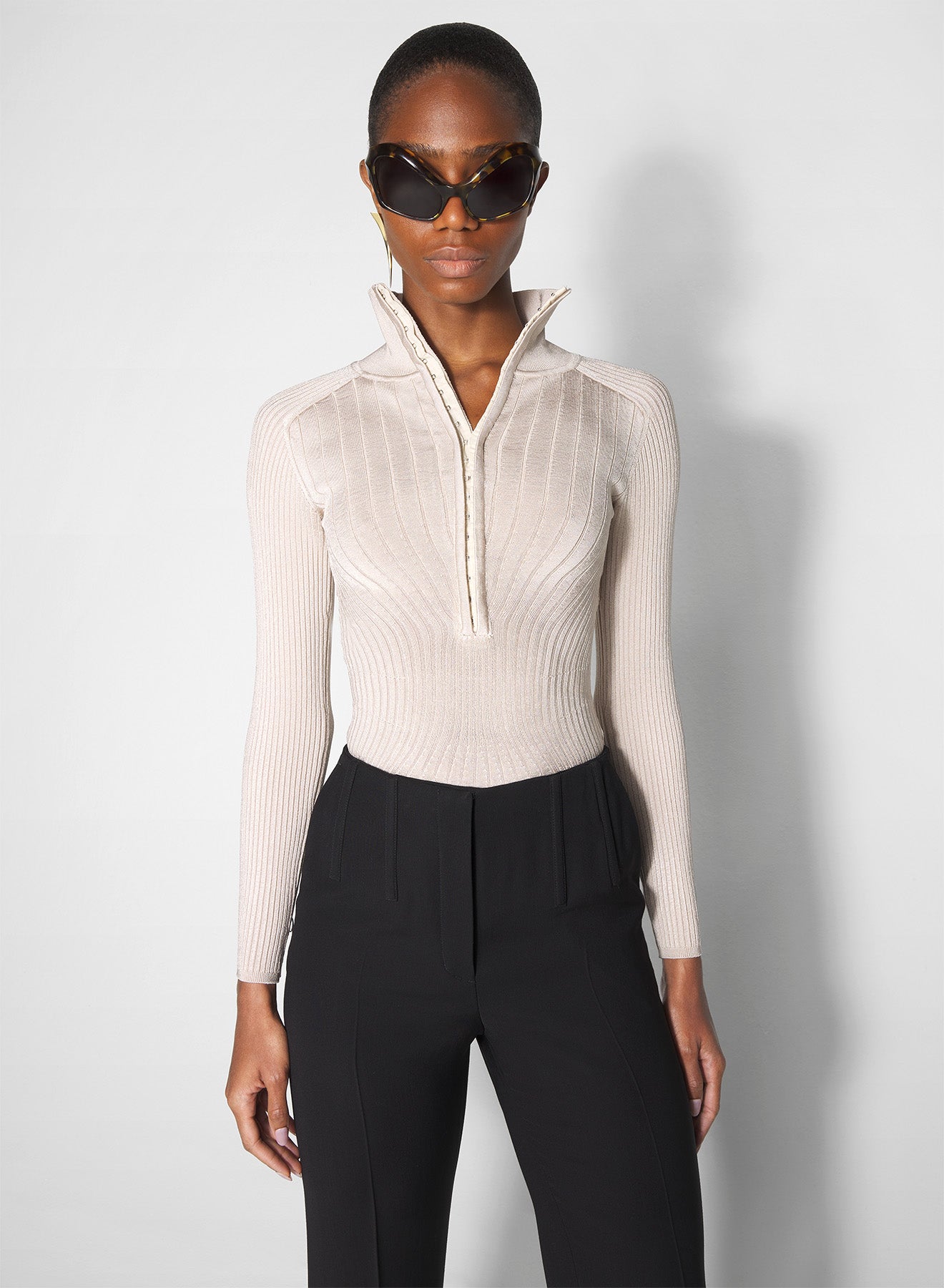 sand hook-and-eye ribbed top