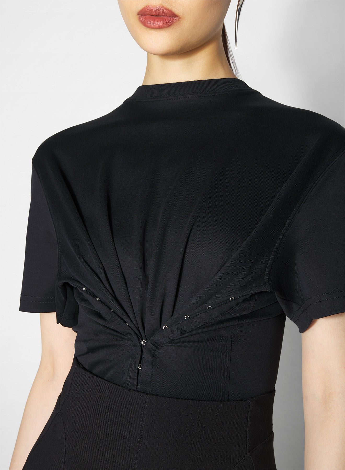 black cinched hook-and-eye t-shirt