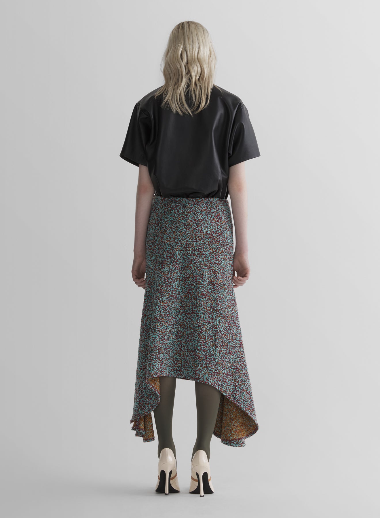 asymetric fluid skirt