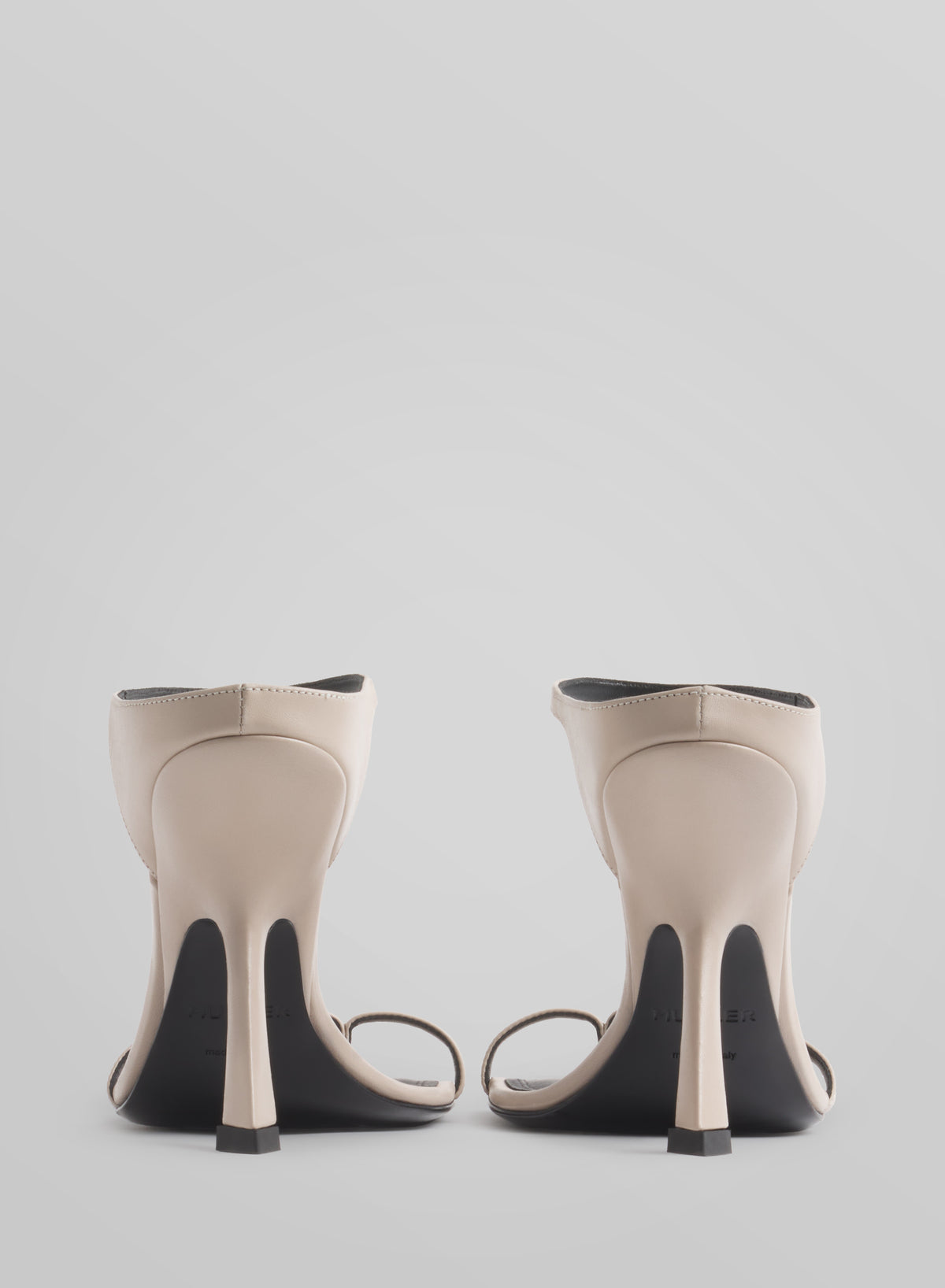Light taupe thong square sandals 105