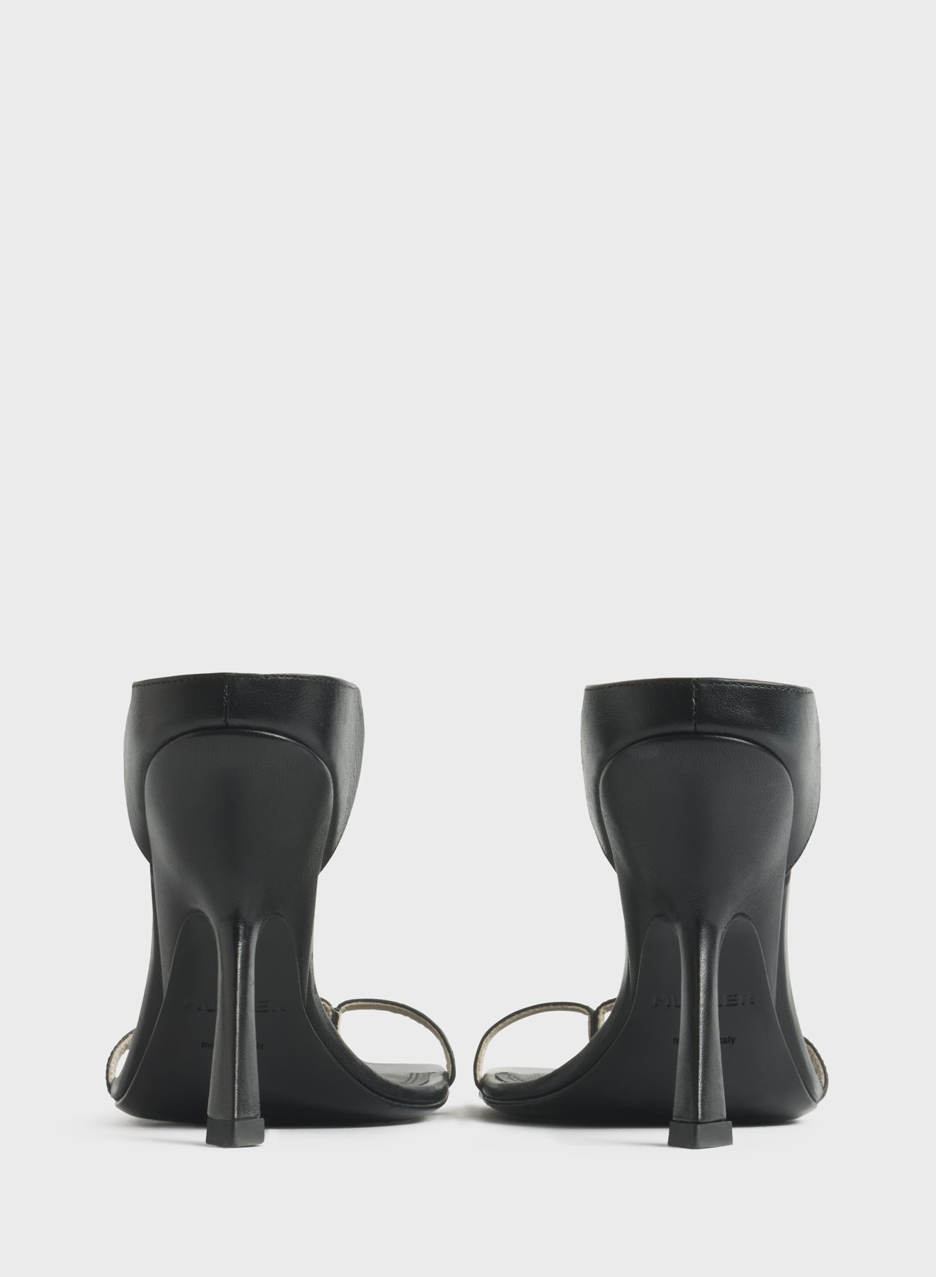 Black thong square sandals 105