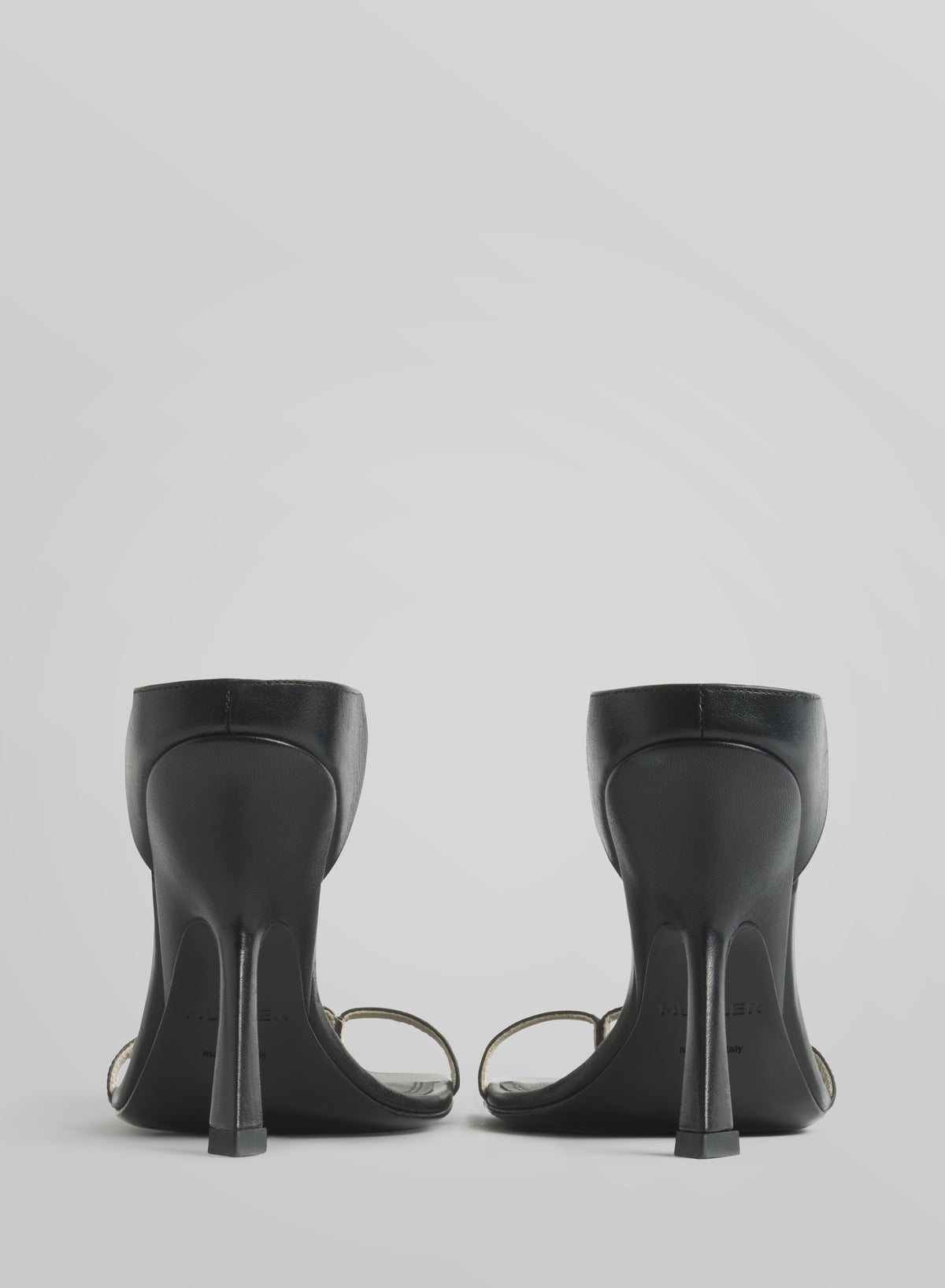 Black thong square sandals 105