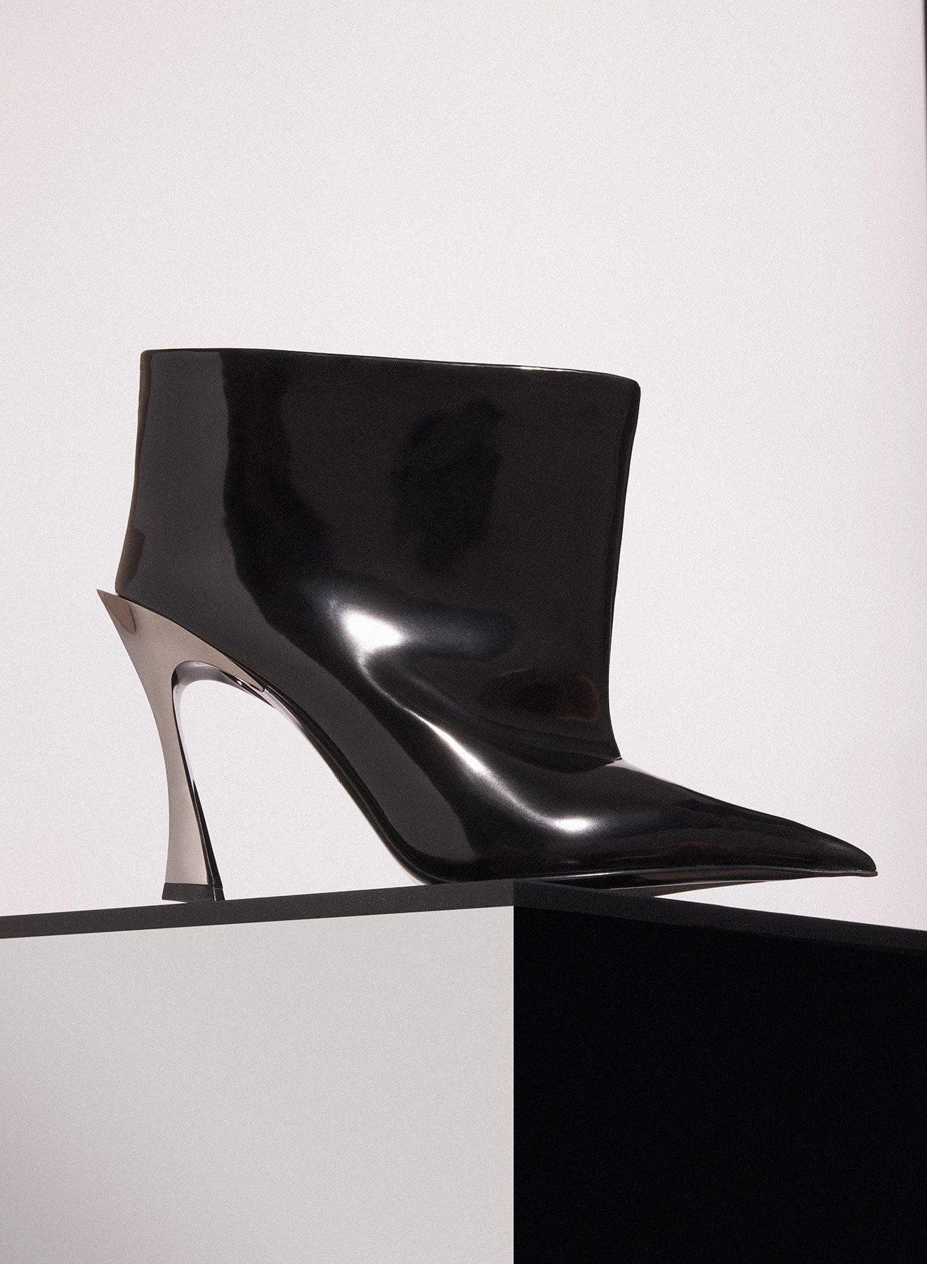 black shiny leather fang 95 ankle boots