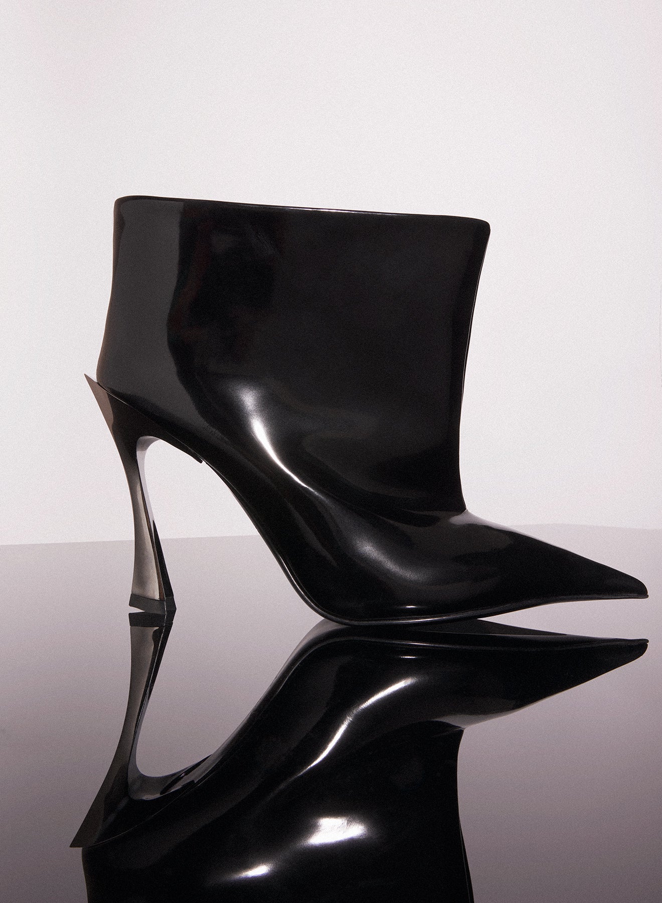 black shiny leather fang 95 ankle boots