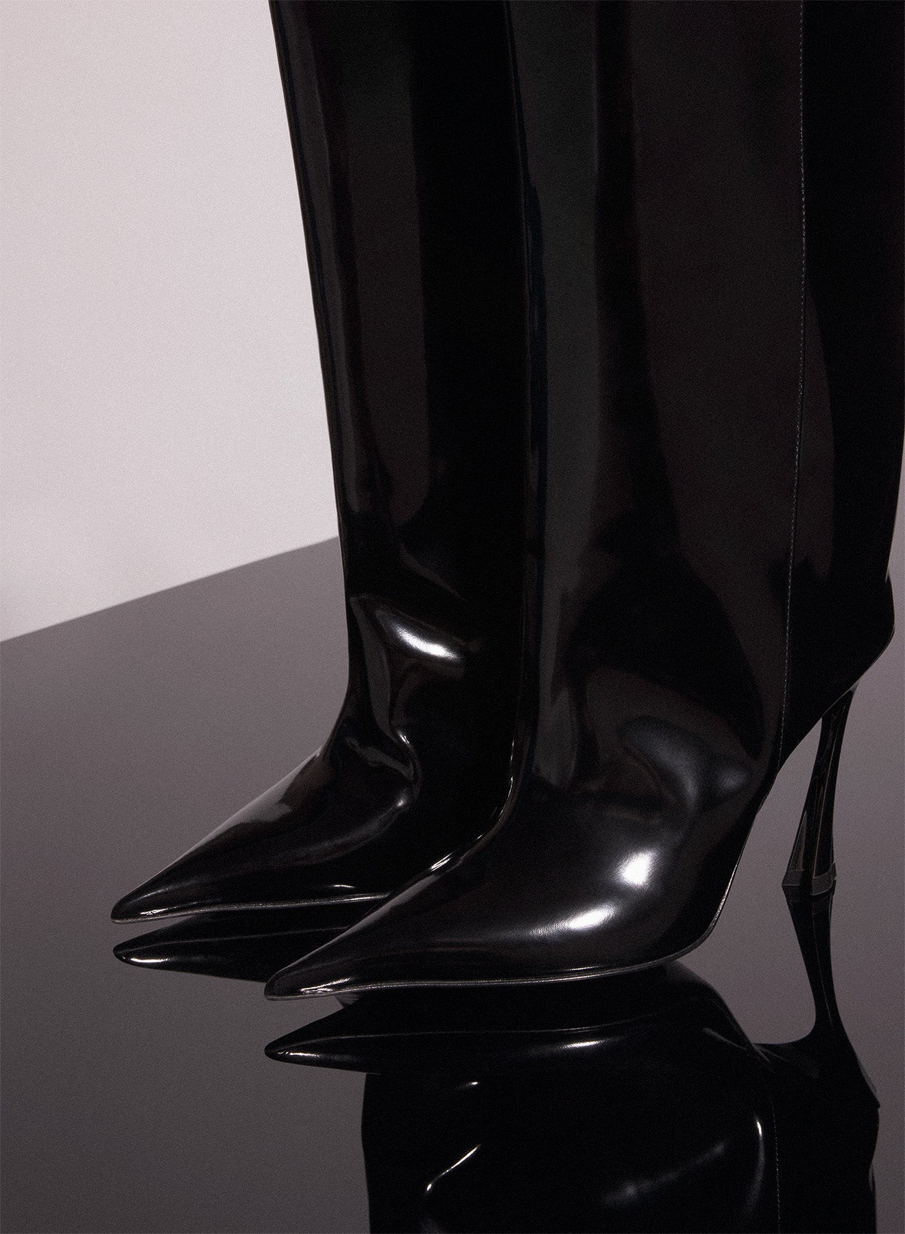 black shiny leather fang 95 boots