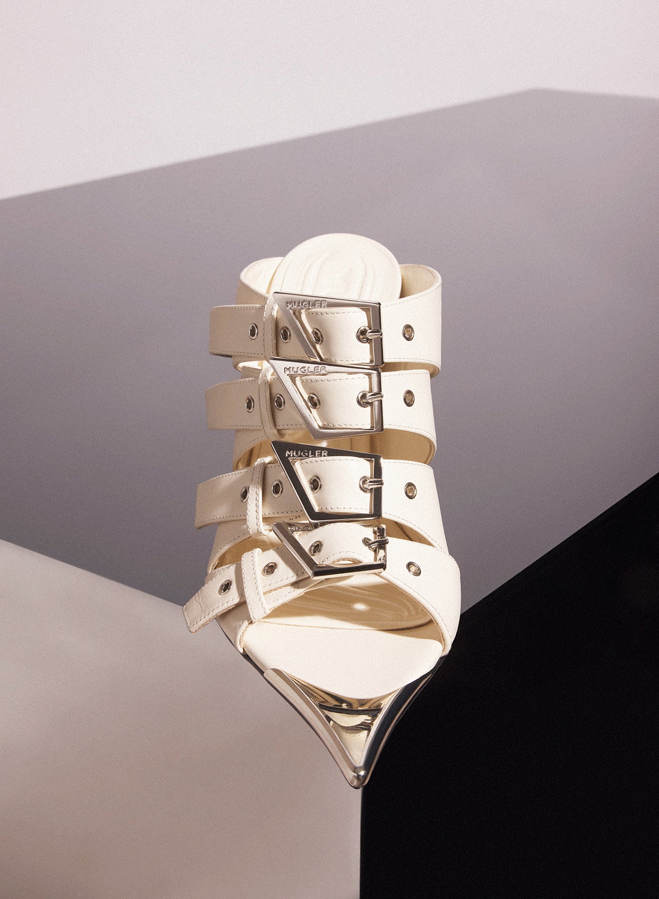 ivory shiny leather buckled fang 95 sandals