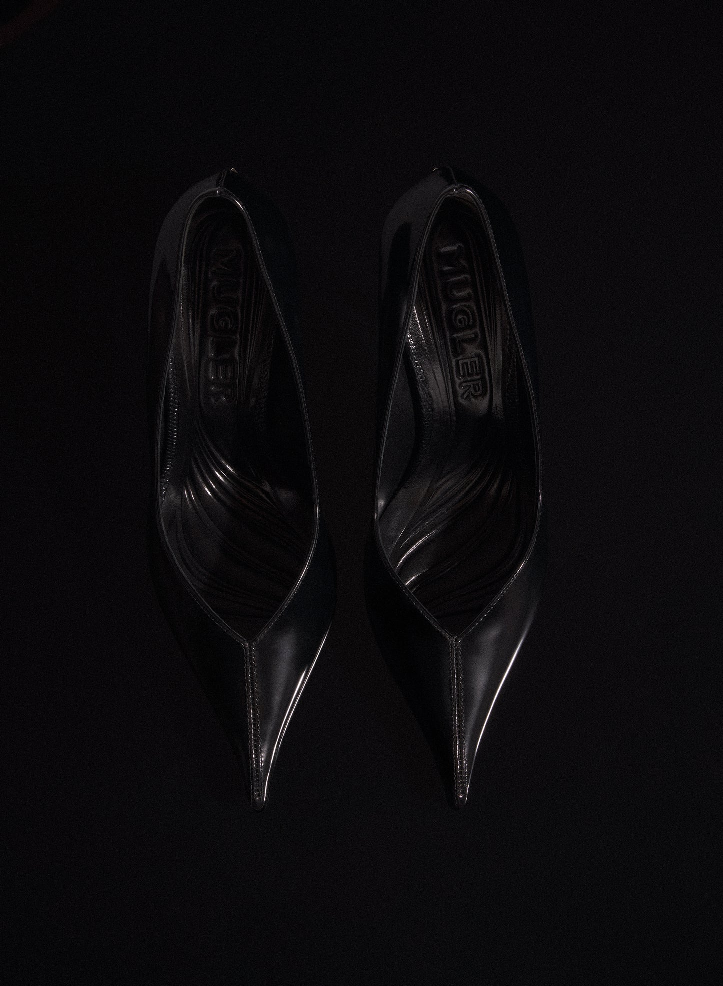 black leather classic fang 95 pump