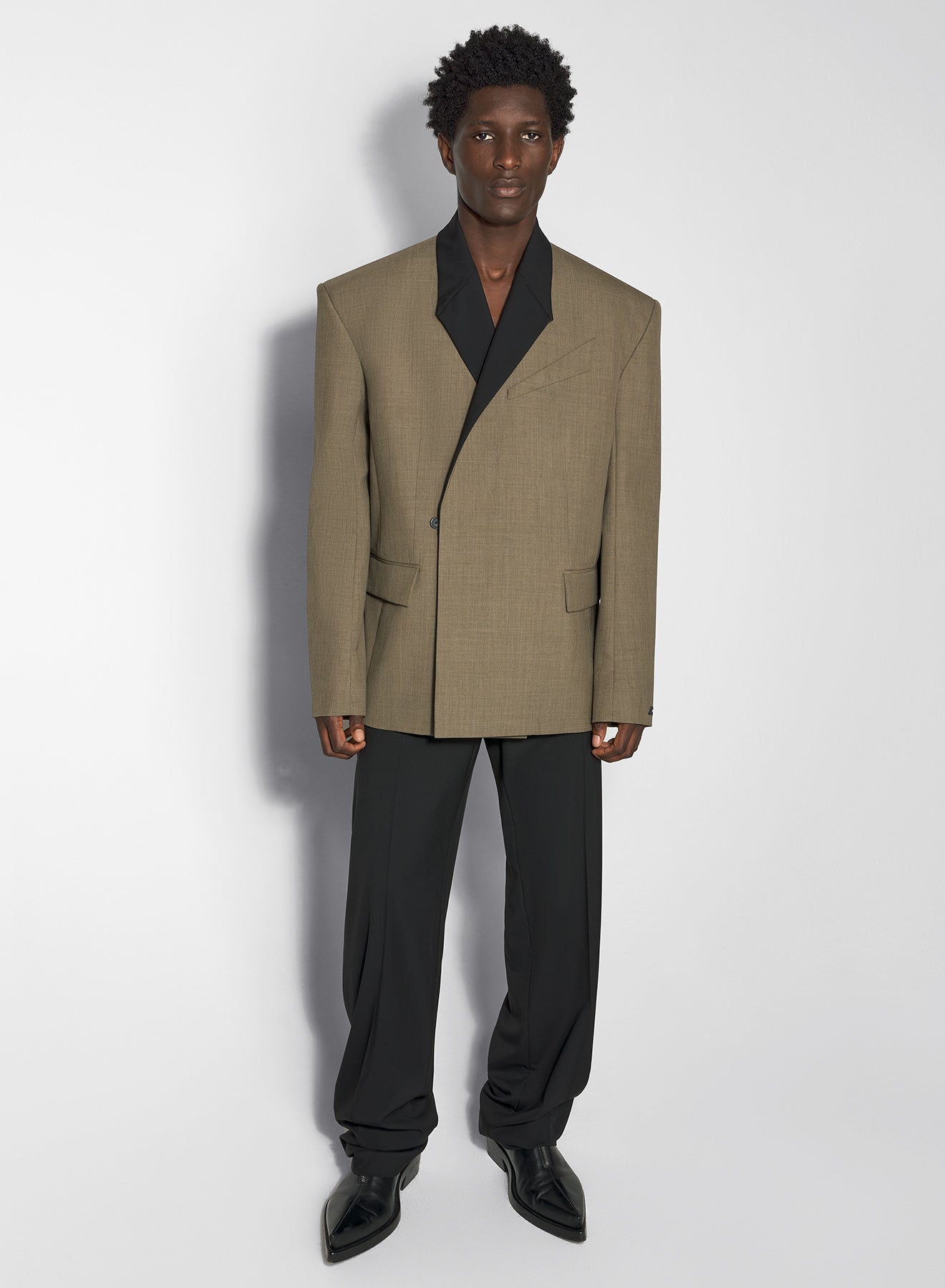 black contrasted collar khaki tailored jacket