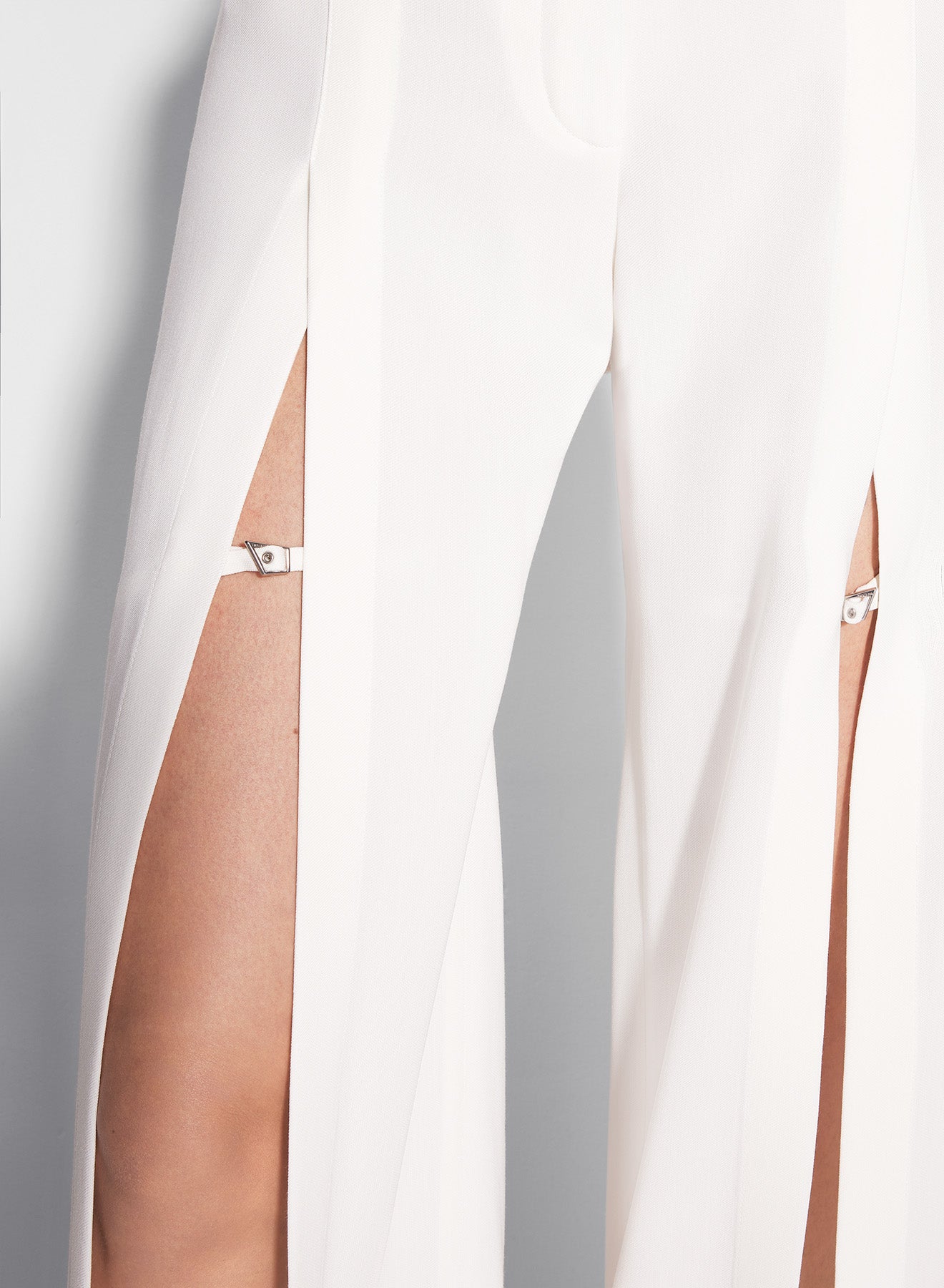 white wide-leg slit buckled trousers