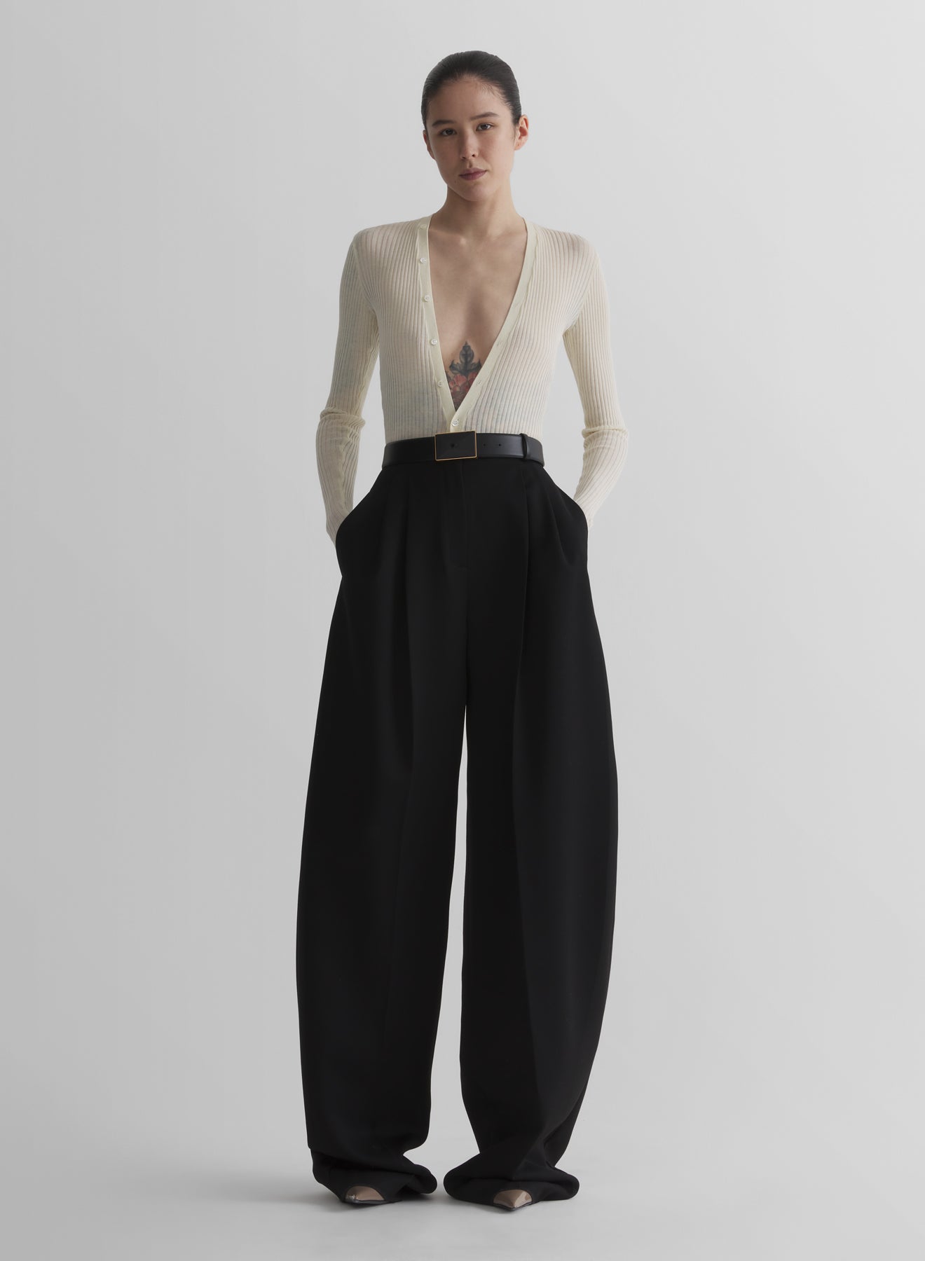 off-white knit buttoned bodyshort