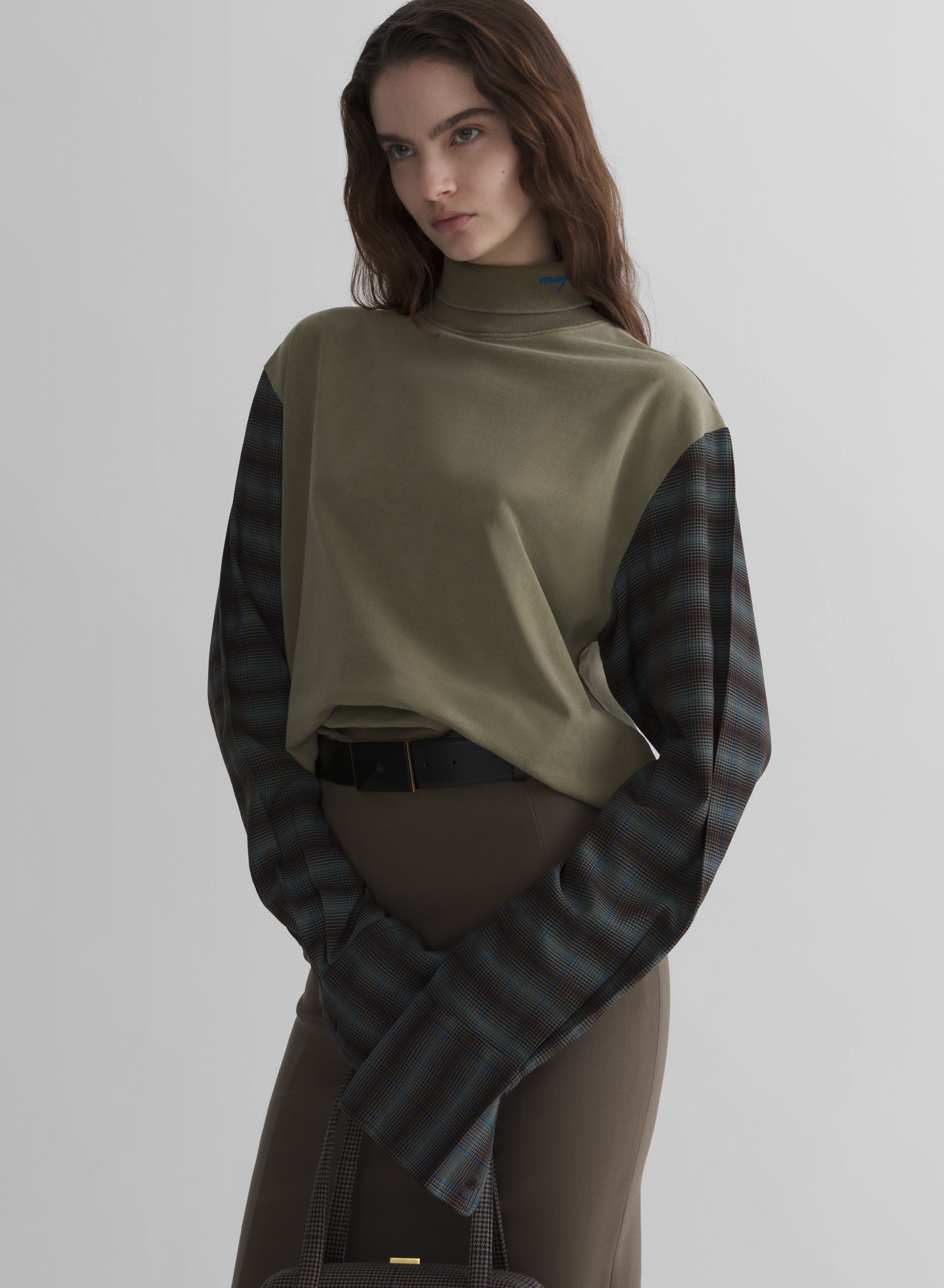 kaki shirt sleeves t-shirt