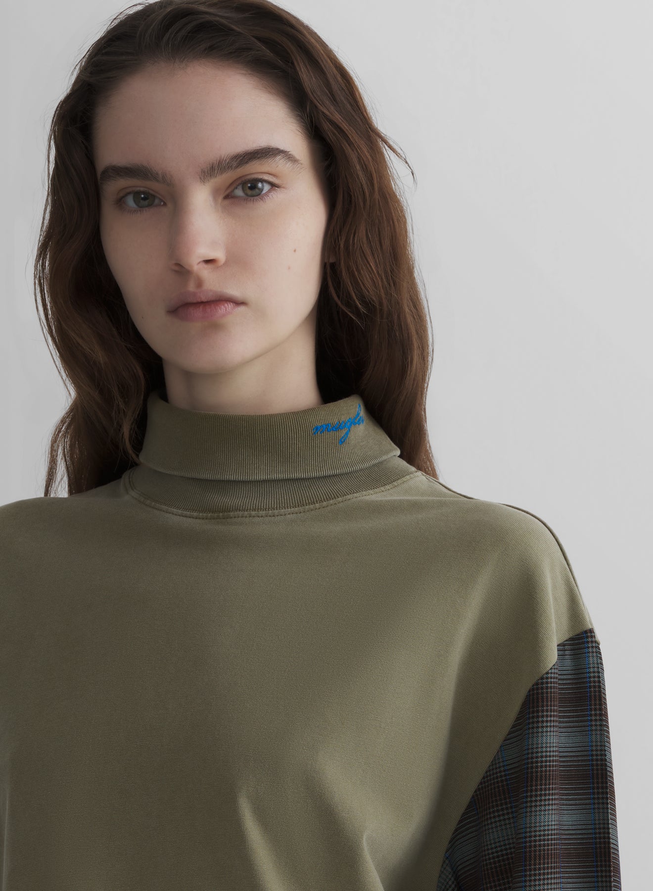 kaki shirt sleeves t-shirt