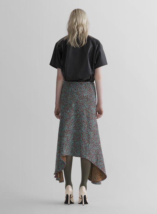 asymetric fluid skirt