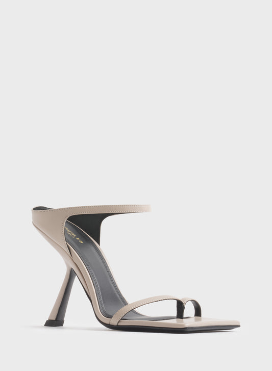 Light taupe thong square sandals 105