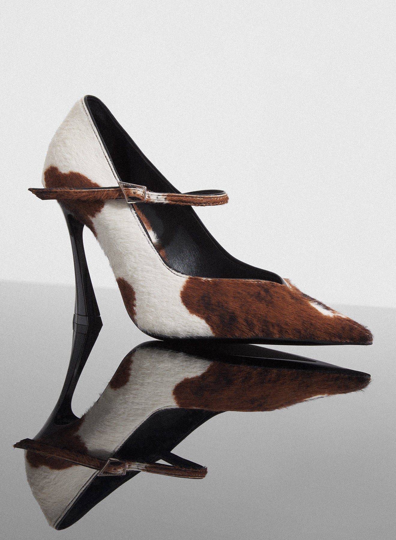 cowhide Fang 95 pump with strap