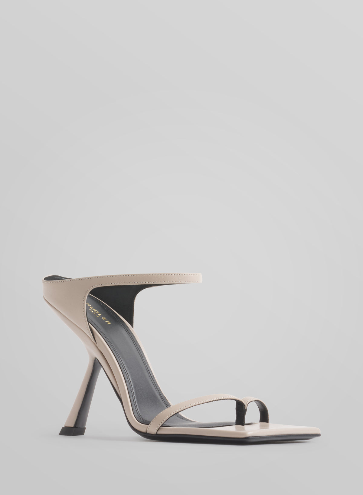 Light taupe thong square sandals 105