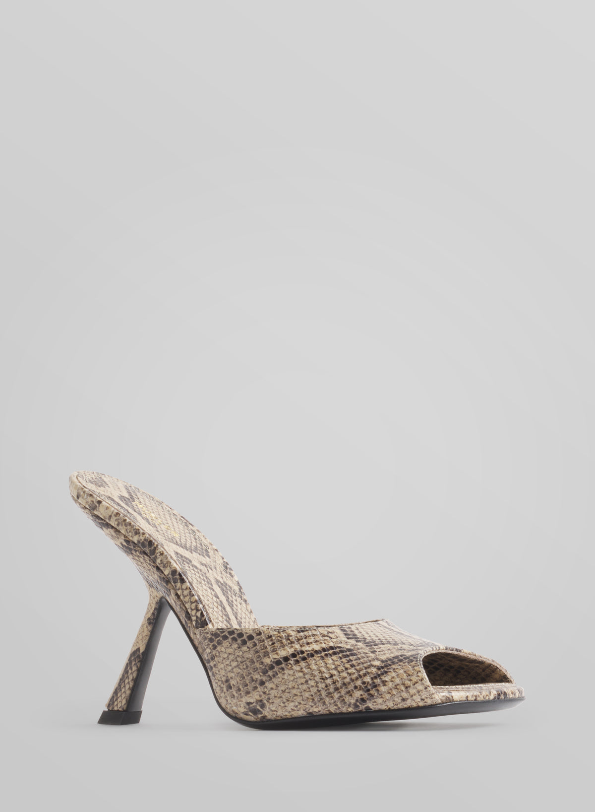 Peep-toe mules 105