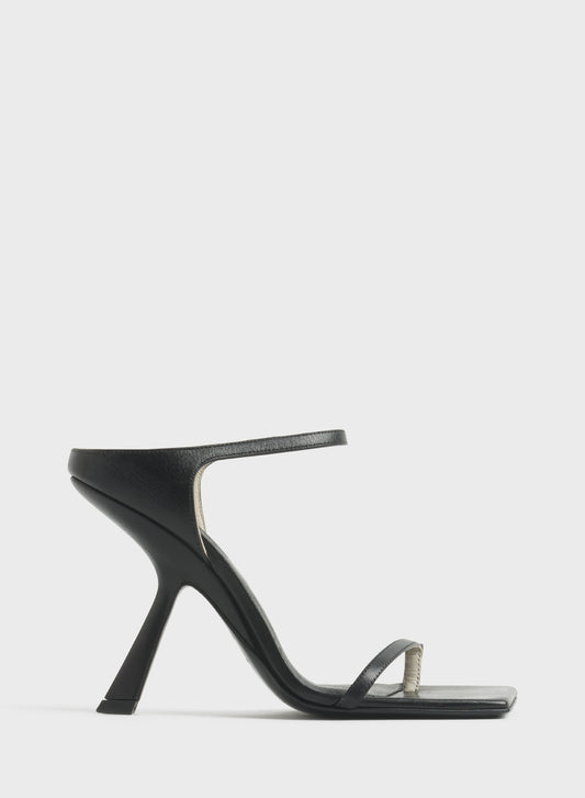 Black thong square sandals 105