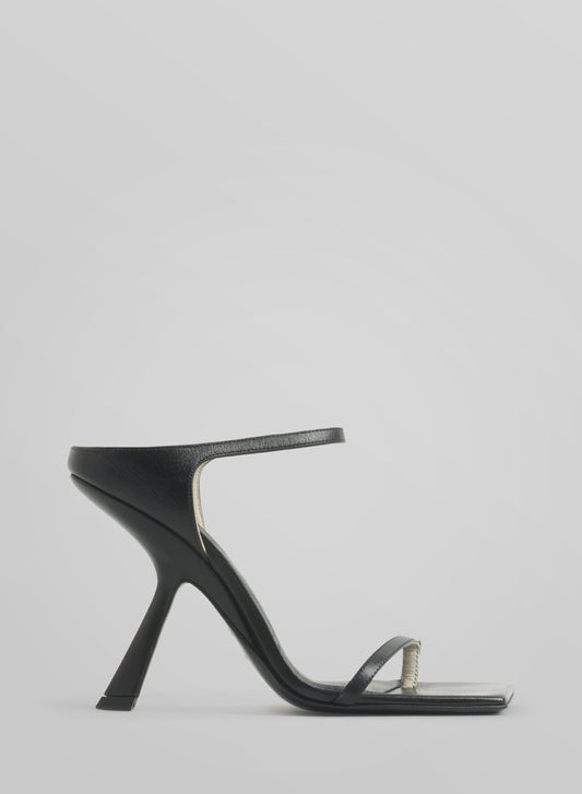 Black thong square sandals 105