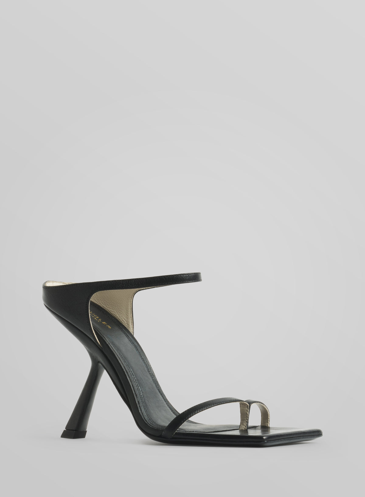 Black thong square sandals 105